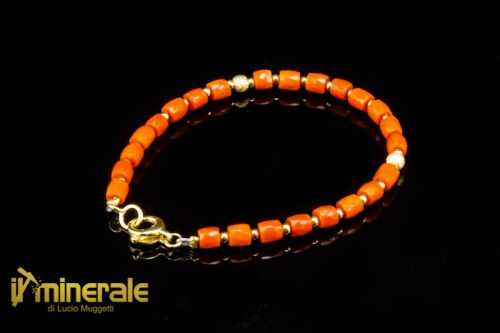 BR4-17Ns9429-1_gioielli_oro_pietre_dure_bracciali_corallo_rosso_gold_jewels_bracelets_red_coral.logo