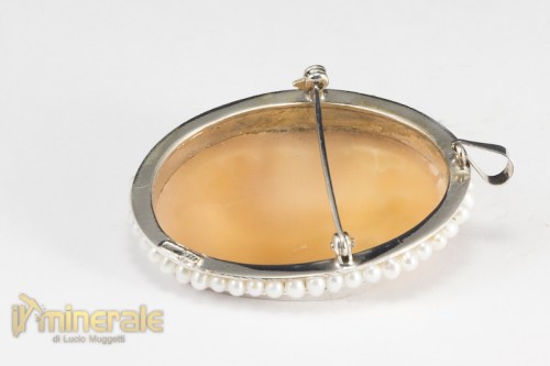 C12-22Ful12000_3-Gioielli_argento_pietre_dure_cammei_conchiglia_ciondoli_spille-640
