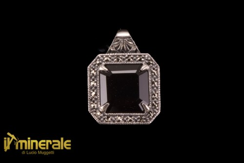C2-25Imp4600-1_gioielli_argento_pietre_dure_semipreziose_ciondoli_charms_spinello_nero