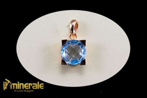 C5-21Hub1254-1_gioielli_argento_rosa_ciondoli_pietre_dure_semipreziose_topazio_azzurro.logo