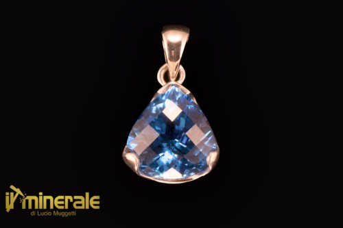 C9-23Arn7425-1_gioielli_argento_ciondoli_charms_pietre_dure_semipreziose_topazio_azzurro_london_blu