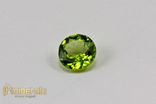 GE125-2_gemme_pietre_tagliate_semipreziose_peridoto_olivina_gemstones.logo