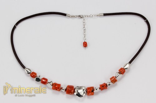 GP5-23Ns4715-2_gioielli_argento_girocolli_cuoio_pietre_dure_corallo_rosso.logo