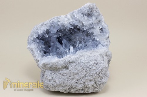 MN1830-2_minerali_collezione_solfati_celestina_madagascar-640