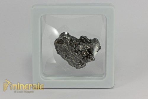 MN2048-4_minerali_collezione_cristalloterapia_meteoriti_ferro.logo