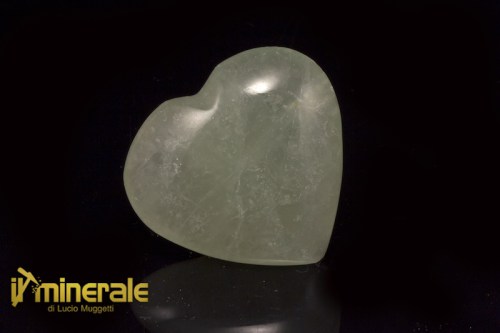 OG534-1_minerali_collezione_oggettistica_arredamento_fluorite_cuore.logo