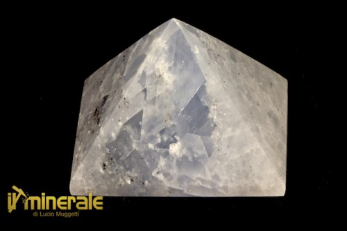 OG569-1_minerali_collezione_arredamento_oggetti_lavorati_piramide_calcite_azzurra.logo