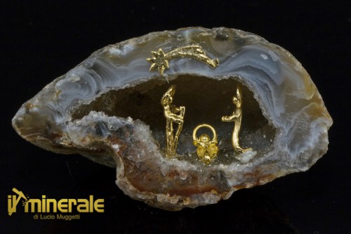 OG604-1_minerali_collezione_oggetti_lavorati_geode_agatas_quarzo_presepe.logo