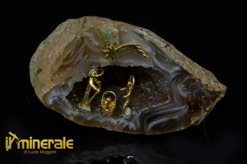 OG614-1_minerali_collezione_oggetti_lavorati_geode_agatas_quarzo_presepe.logo