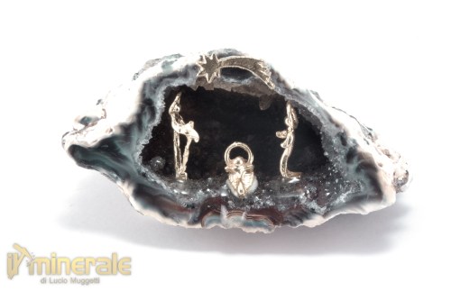 OG741-2_oggetti_lavorati_minerali_collezione_arredamento_geodi_agata_quarzo_presepe
