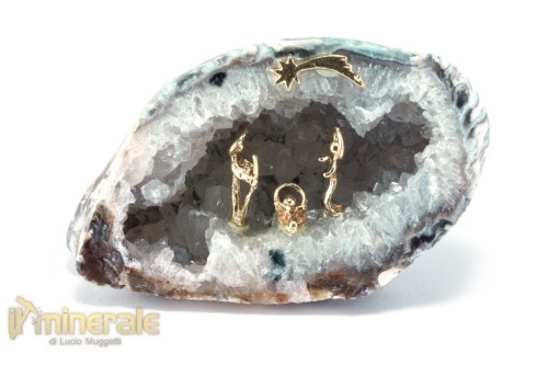OG746-2_oggetti_lavorati_minerali_collezione_arredamento_geodi_agata_quarzo_presepe