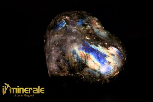 OG756-1_minerali_collezione_oggetti_lavorati_sfera_cuore_labradorite_madagascar