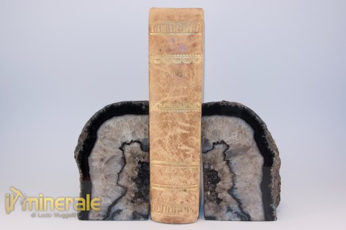 OG785-3_Oggetti_lavorati_arredamento_pietre_dure_reggilibri_agata_quarzo