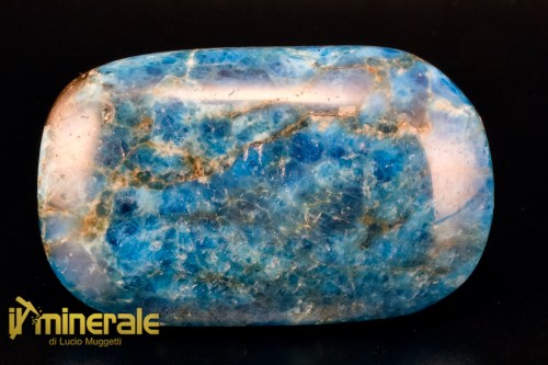 OG788-1_Oggetti_lavorati_arredamento_pietre_dure_ciottolo_apatite