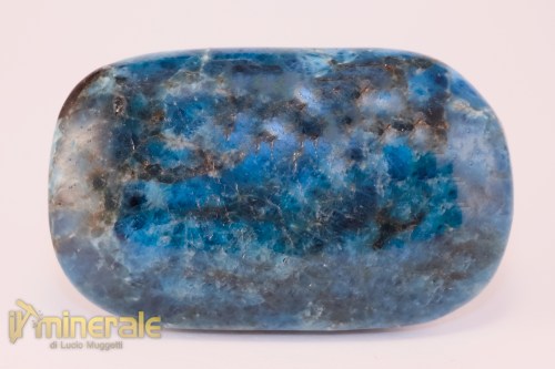 OG788-2_Oggetti_lavorati_arredamento_pietre_dure_ciottolo_apatite