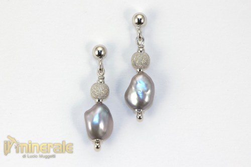 OR001Ns1120-2_gioielli_argento_pietre_dure_orecchini_pendenti_perle_coltivate_grigie