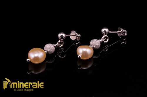 OR001Ns830-1_gioielli_argento_orecchini_perle_coltivate_silver_jewels_earrings_pearls.logo