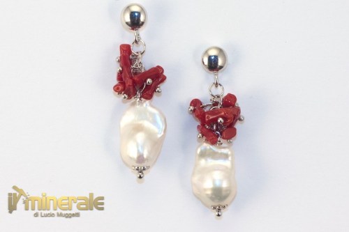 OR070pExNs2380-2_gioielli_argento_orecchini_pendenti_pietre_dure_corallo_rosso_perle_coltivate
