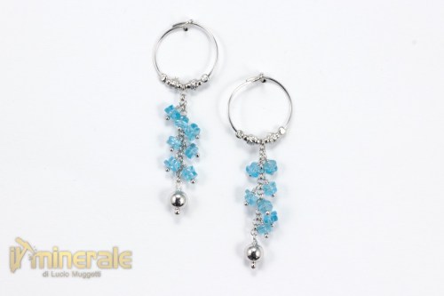OR086cNs1470-2_gioielli_argento_orecchini_pendenti_cerchi_pietre_dure_apatite_madagascar-640