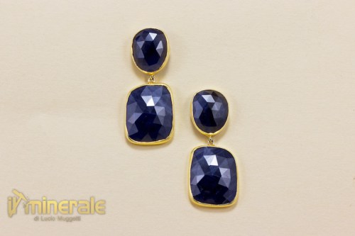 OR11-18Hub8500-2_gioielli_argento_orecchini_pietre_dure_semipreziose_corindone_zaffiro_silver_jewels_gemstones_earrings.logo