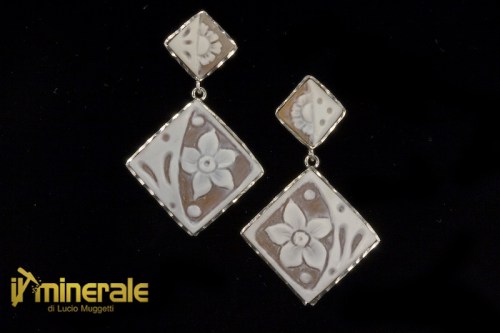 OR12-22Ful9600-1_gioielli_argento_pietre_dure_orecchini_pendenti_cammeo_conchiglia-640