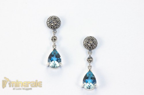 OR2-25Imp6400-2_Gioielli_argento_minerali_pietre_dure_semipreziose_orecchini_pendenti_marcassiti_topazio_azzurro