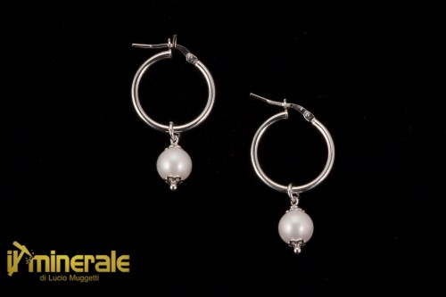 OR4-25Ns4840-1_gioielli_argento_pietre_dure_orecchini_pendenti_cerchio_perle_coltivate_akoia_bianche