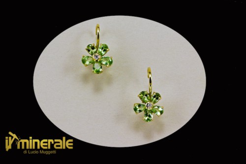 OR495F20Aor1700-1_gioielli_oro_orecchini_pietre_dure_semipreziose_preziose_peridoto_brillanti_gold_jewels_earrings_gemstones.logo