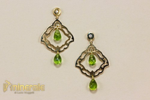OR680Eaor16625-2_gioielli_oro_orecchini_pietre_dure_semipreziose_preziose_peridoto_briilanti_gold-jewels_gemstones_earrings-640